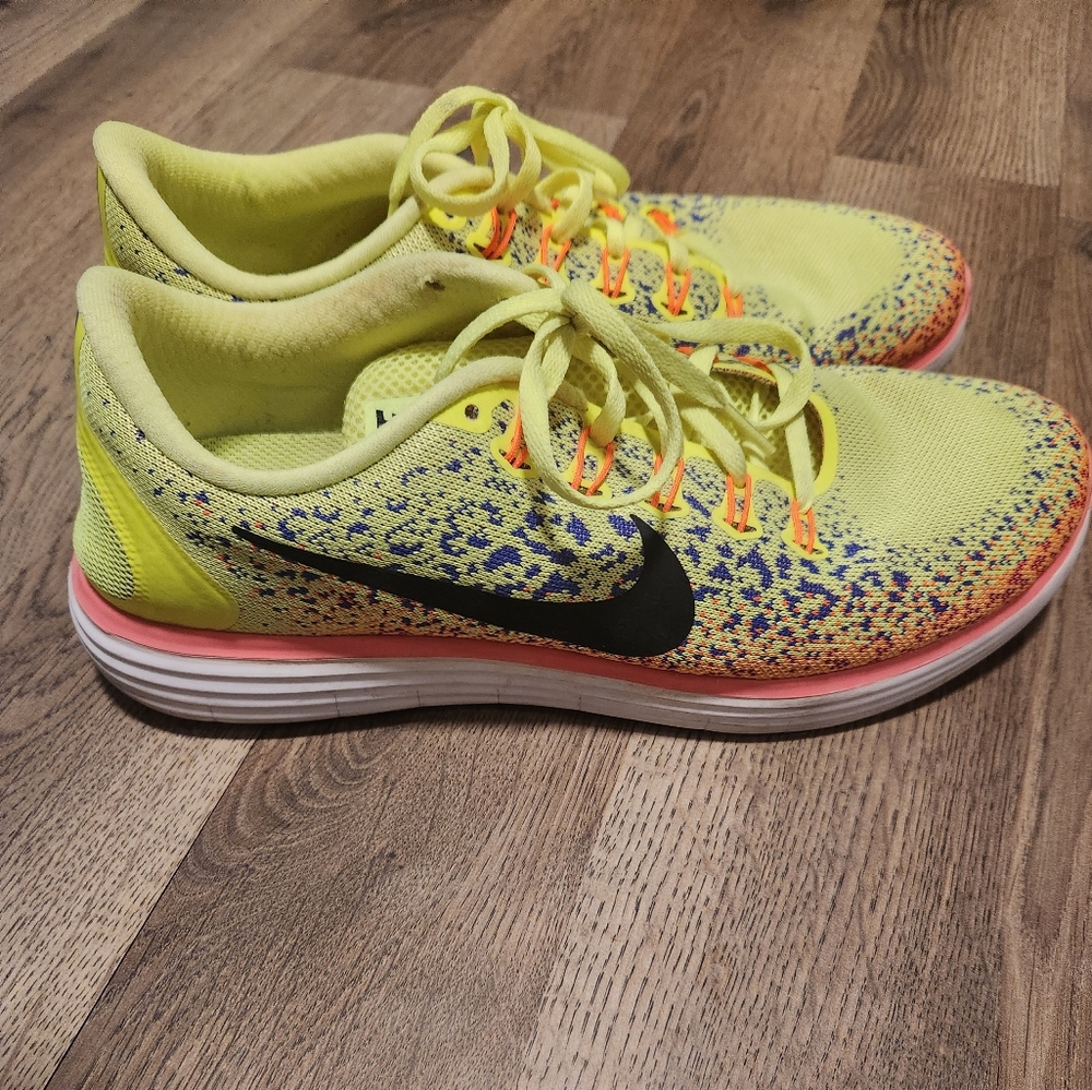 Nike Tennis Shoes